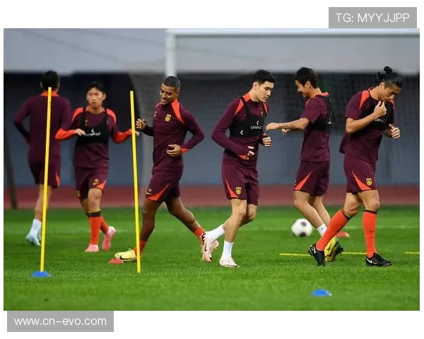 印尼主场7.7万观众助威 国足抗干扰能力面临严峻考验 印尼主场7.7万观众助威 国足抗干扰能力面临严峻考验